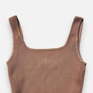 Aritzia Babaton Sculpt Ribbed Crop Tank Top Women's XS Tan Brown Scoop Neck